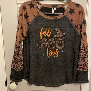 Novelty tee. EUC. Fab-BOO-lous!